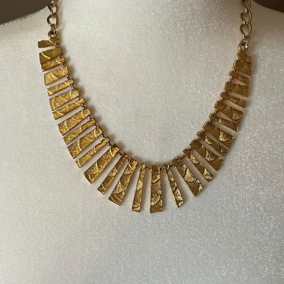 Ultra Craft Jewelry - Vintage Ultra Craft Gold-tone Necklace